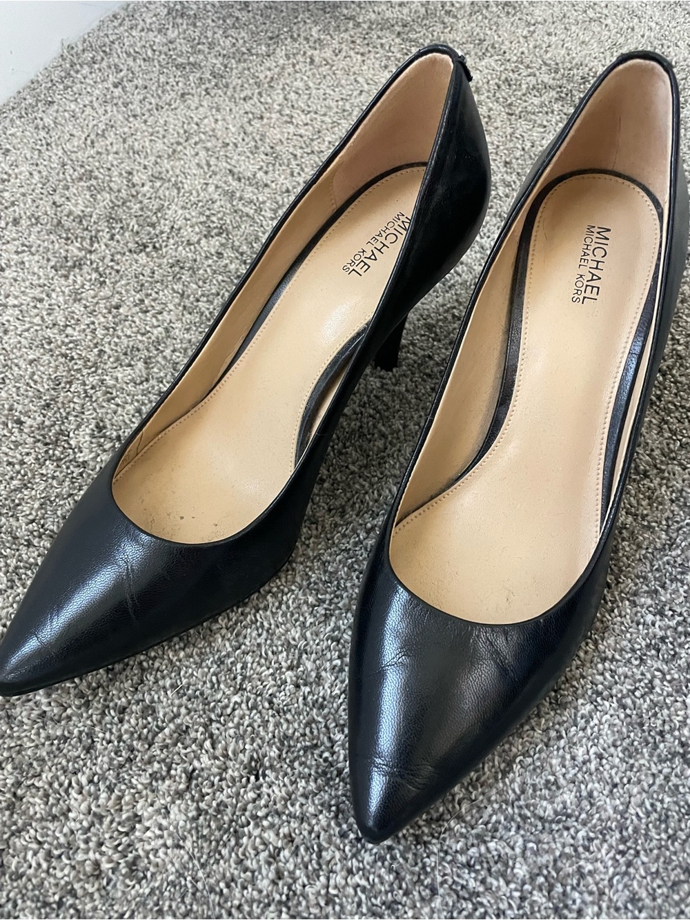 MICHAEL Michael Kors Black Leather Pointed-Toe Pumps, Black, Size 8.5